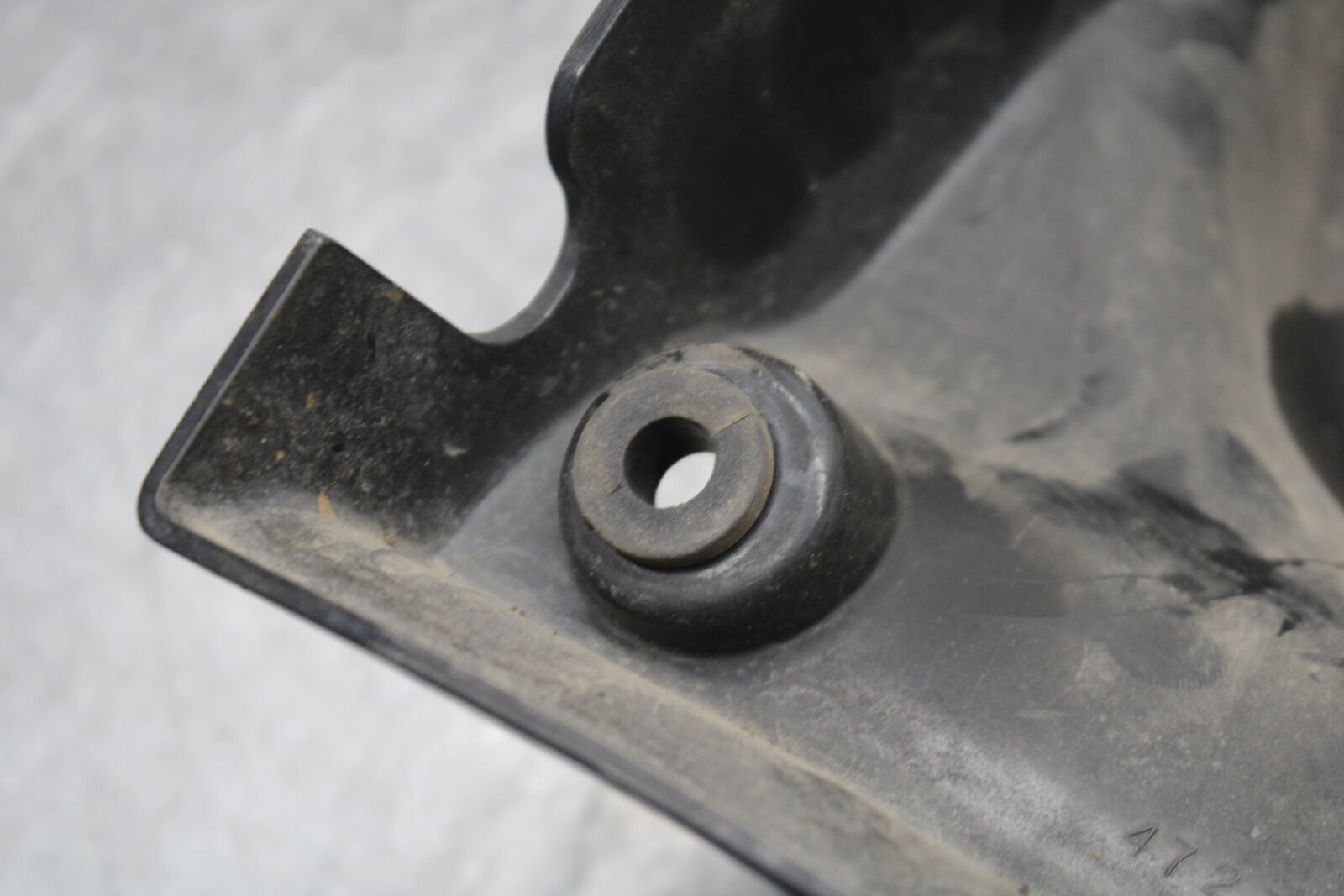 05-06 SUZUKI BOULEVARD M50 FRAME COVER 47351-41F00-019 47351-41F01-019 BB671