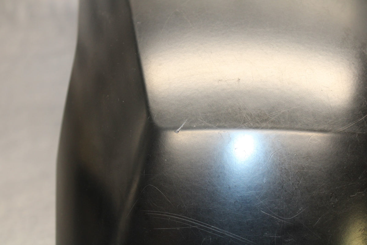 19 BMW F750GS CENTER GAS TANK FUEL CELL COVER FAIRING COWL BB938