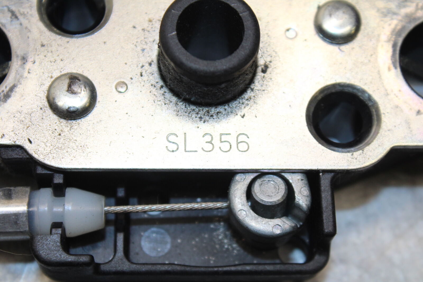 13-18 KAWASAKI NINJA ZX6R REAR PASSENGER SEAT LATCH LOCK 27016-0035 BB666