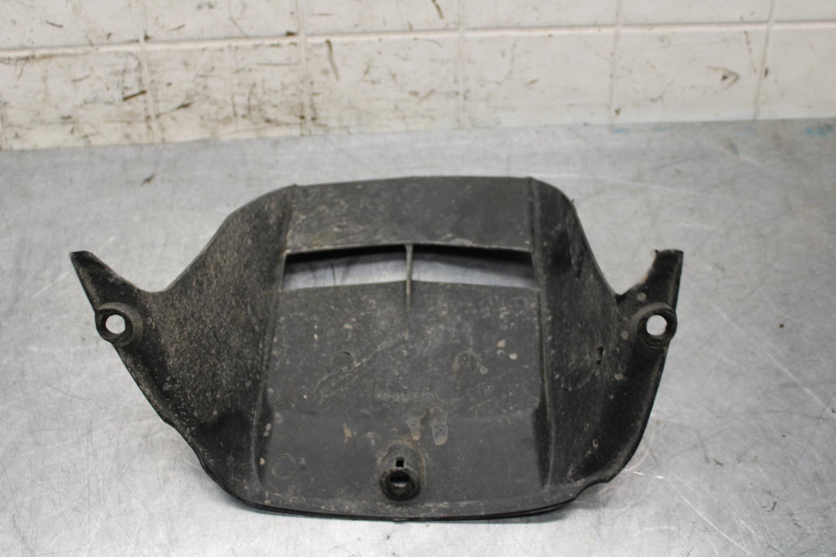 2006 Yamaha YZF R6 REAR BACK WHEEL TIRE HUGGER FENDER 2C0-21650-00-00 BB560