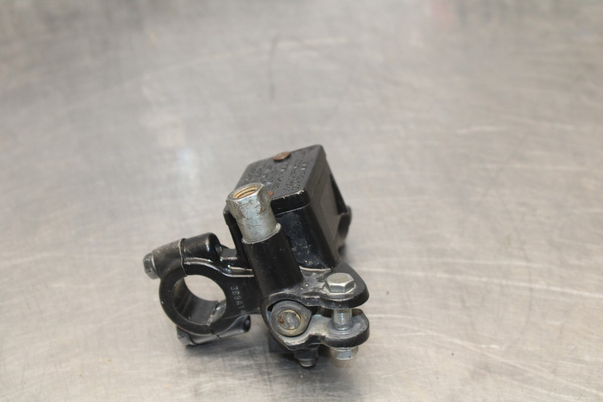 08 HONDA CBR125R FRONT BRAKE MASTER CYLINDER BB804