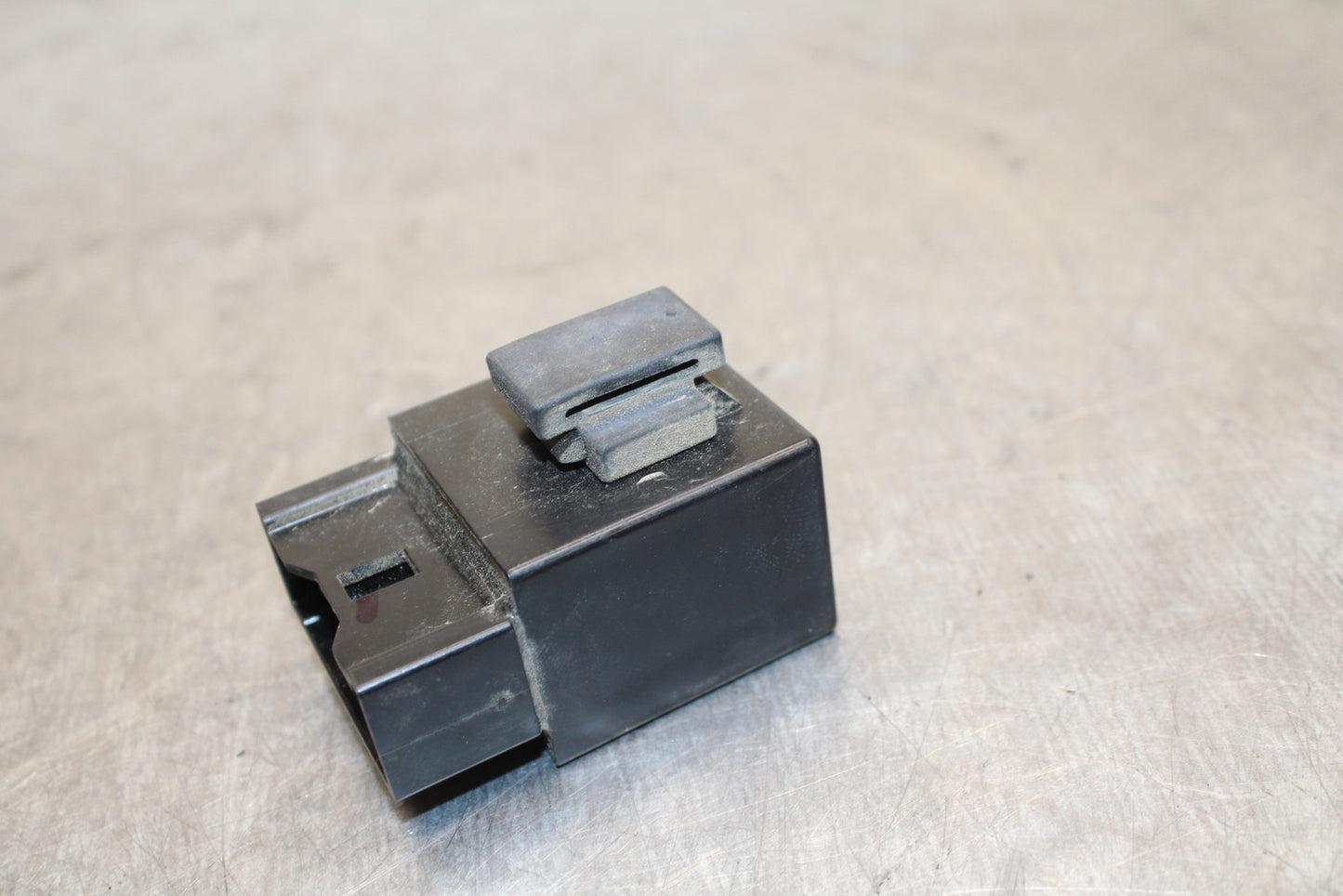 08-16 YAMAHA YZF R6 RELAY ASSEMBLY FUSE BOX BB131