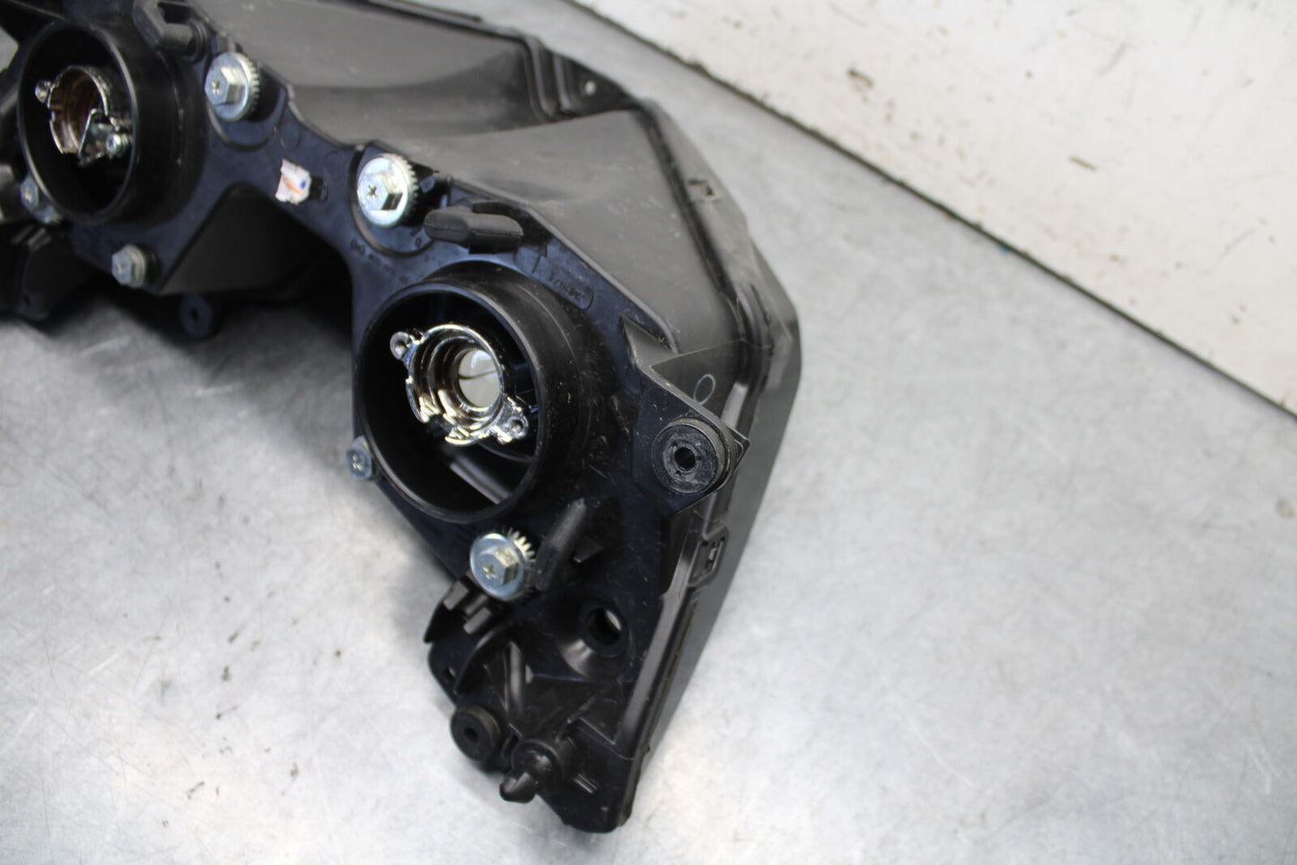 13-18 KAWASAKI NINJA ZX6R FRONT HEADLIGHT HEAD LIGHT LAMP 23007-0185 BB666