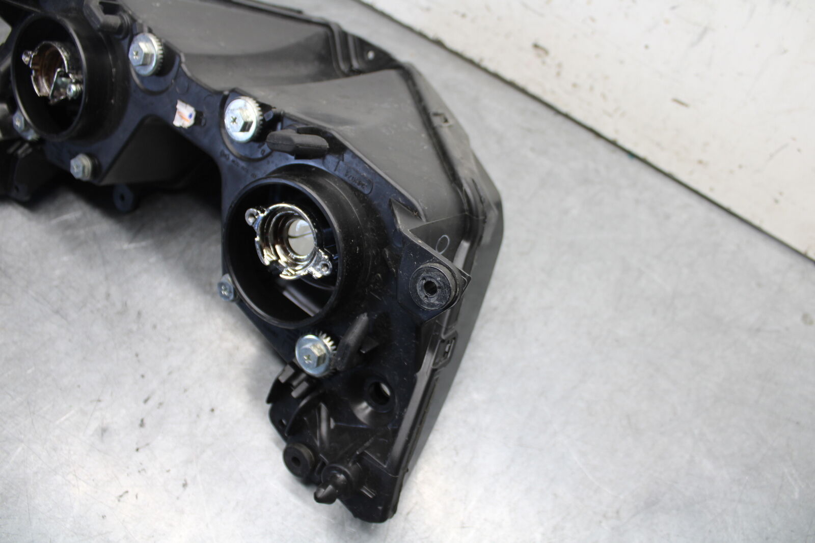 13-18 KAWASAKI NINJA ZX6R FRONT HEADLIGHT HEAD LIGHT LAMP 23007-0185 BB666