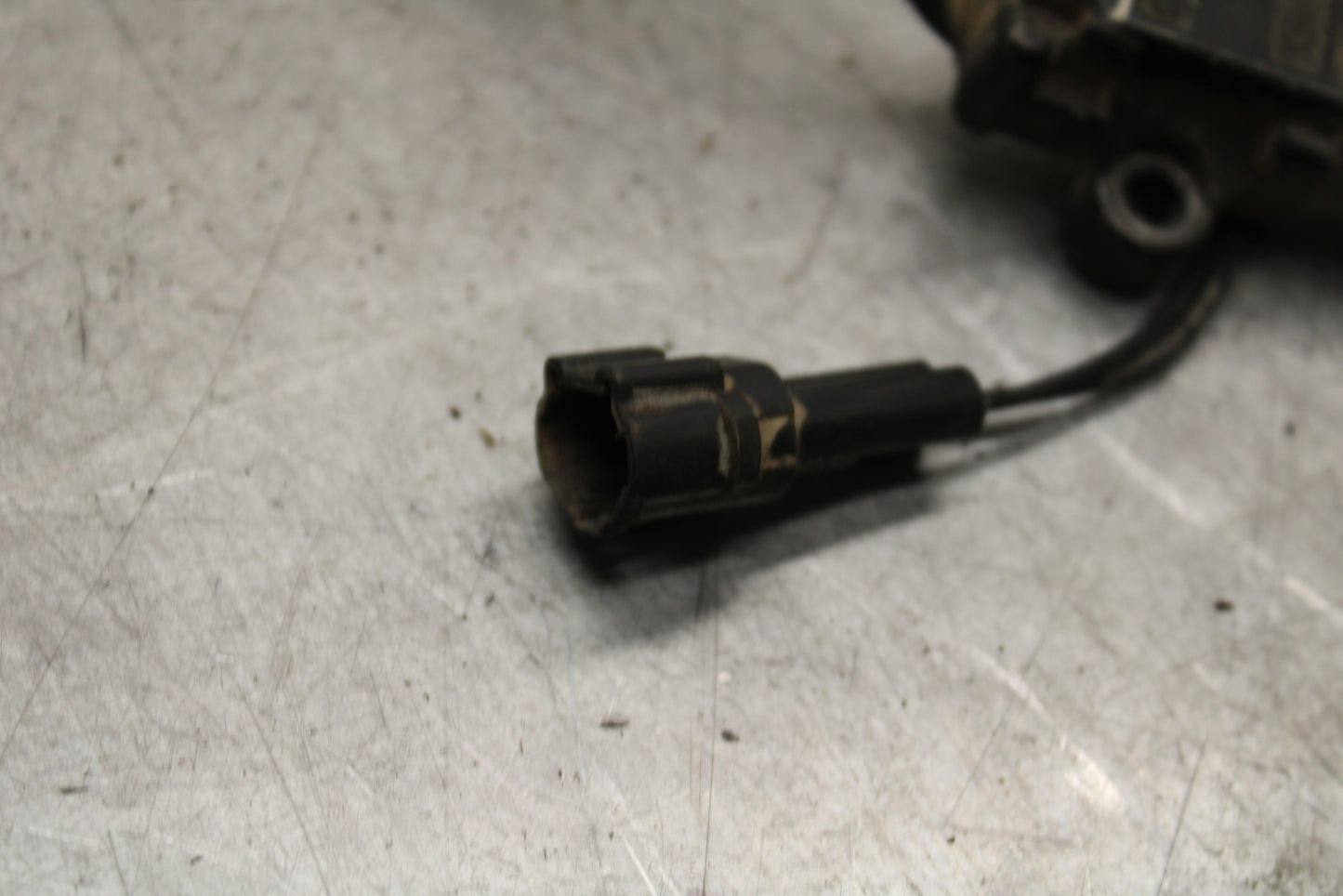 09-11 TRIUMPH DAYTONA 675 KICKSTAND SIDE KICK STAND SENSOR BB652