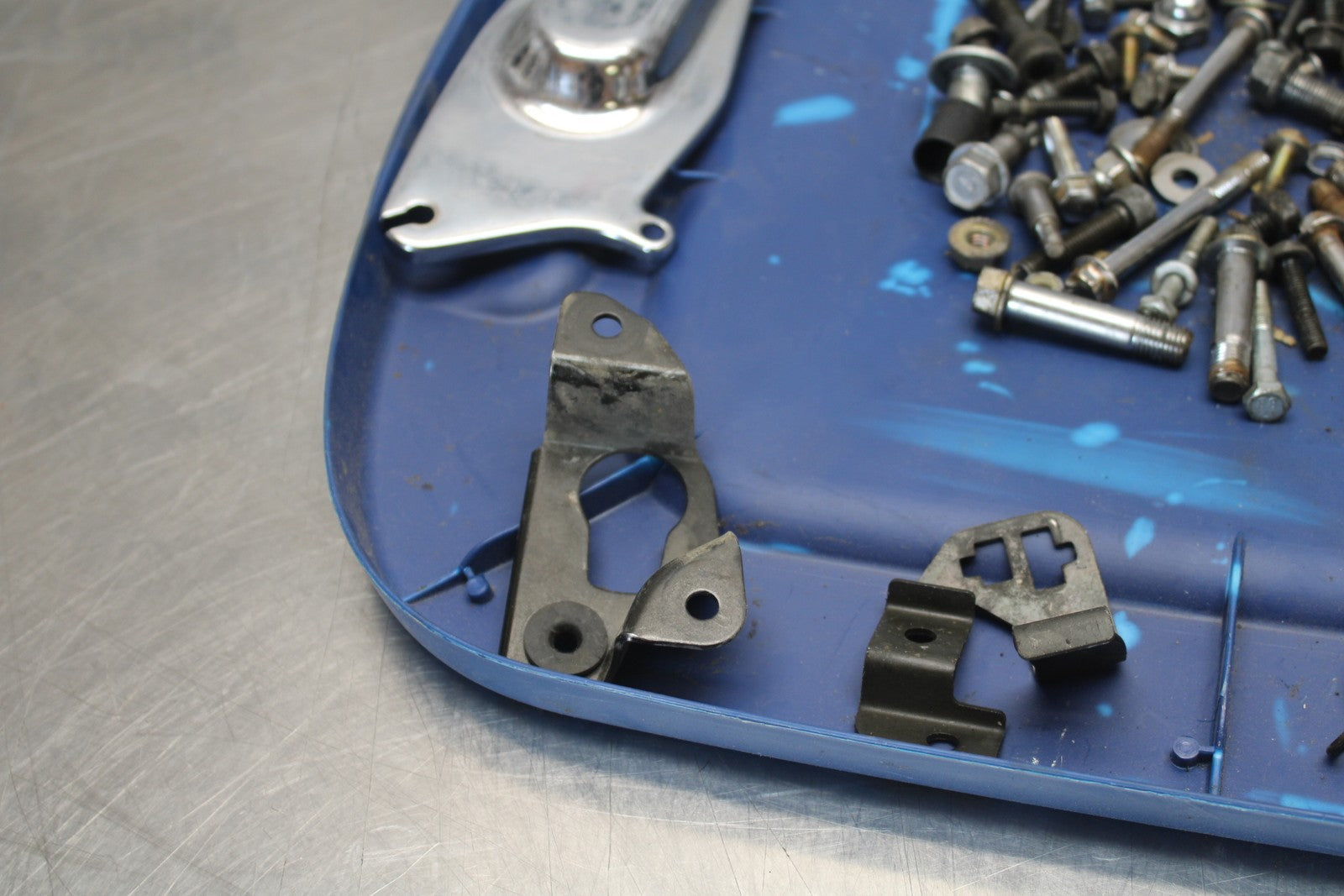 03-08 KAWASAKI VULCAN 1600 MOUNTING BOLTS HARDWARE MOTOR SCREWS BB196