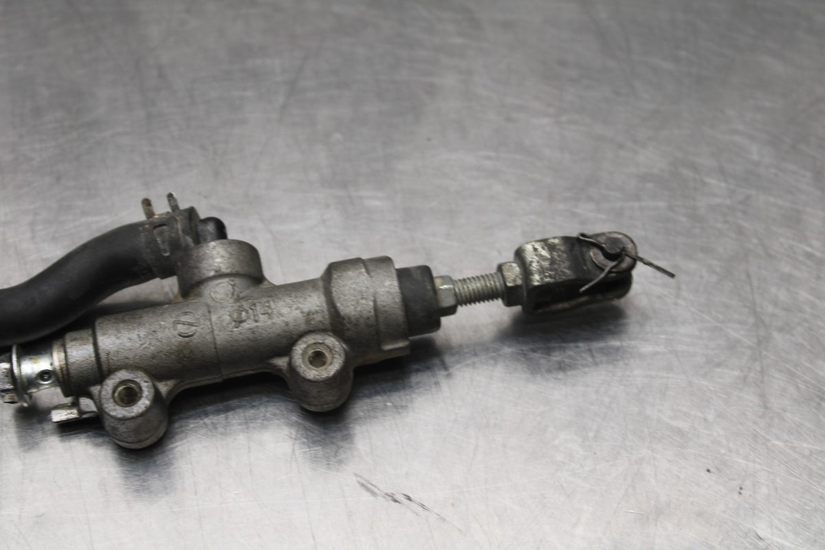 06-07 SUZUKI GSXR600 REAR BACK BRAKE MASTER CYLINDER W RESERVOIR BB836