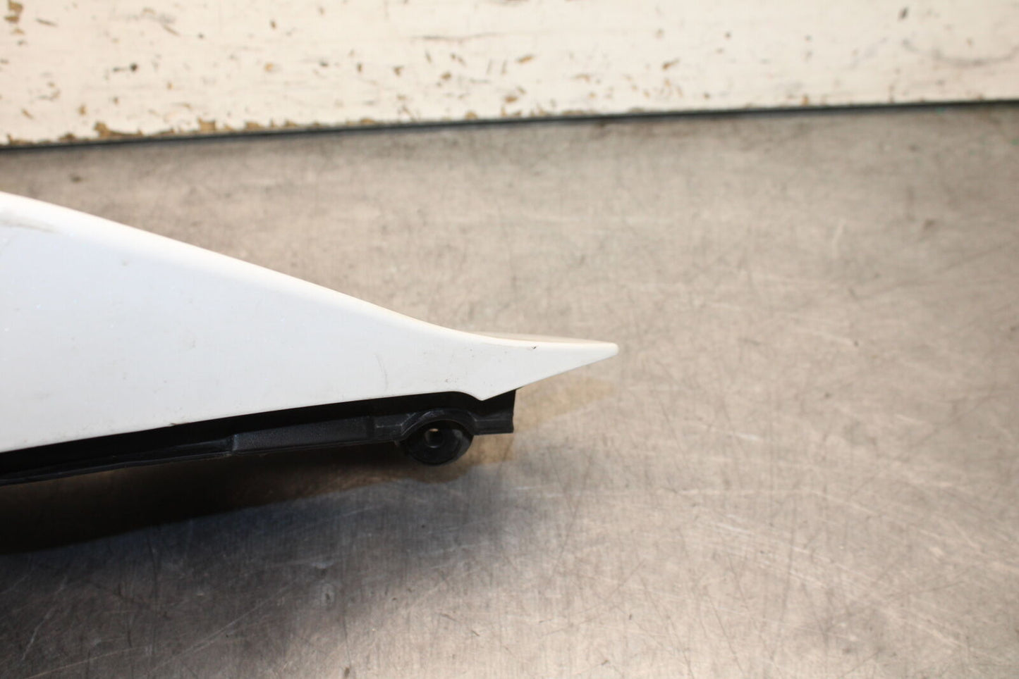 15-16 HONDA CB300F LEFT REAR BACK TAIL FAIRING COWL SHROUD BB740