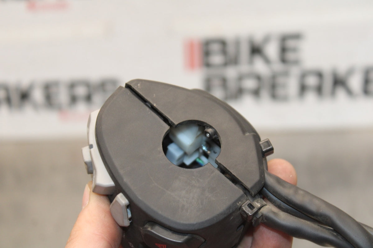 25 KAWASAKI Z900 LEFT CLIP ON HANDLE HORN SIGNALS SWITCH SWITCHES BB928