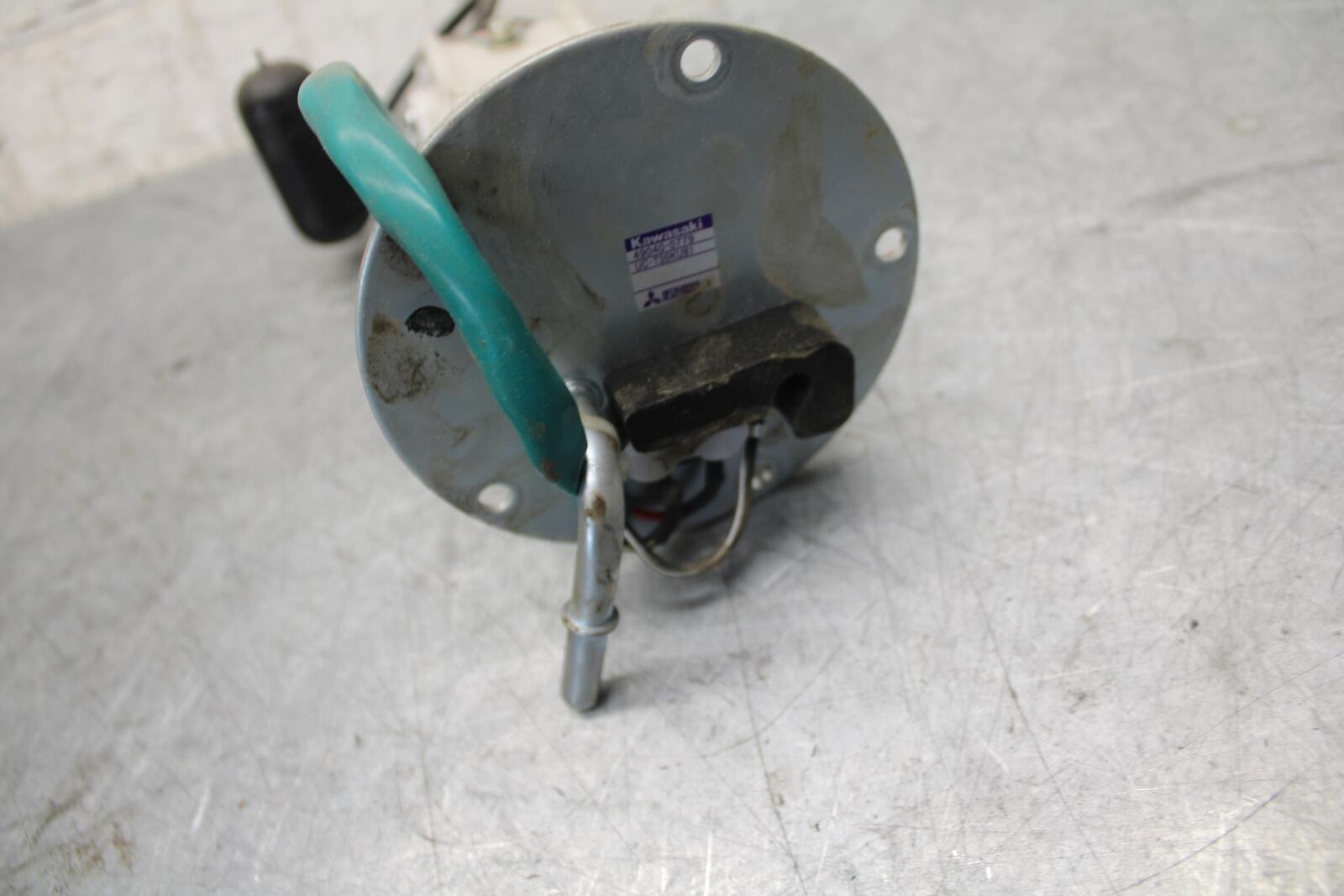 19-20 KAWASAKI NINJA ZX6R FUEL PUMP GAS PETROL SENDER UNIT 49040-0779 BB528