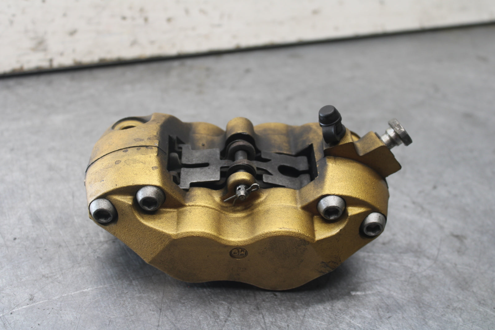 07-08 TRIUMPH DAYTONA 675 RIGHT LEFT FRONT BRAKE CALIPER SET PAIR CALIPERS BB685