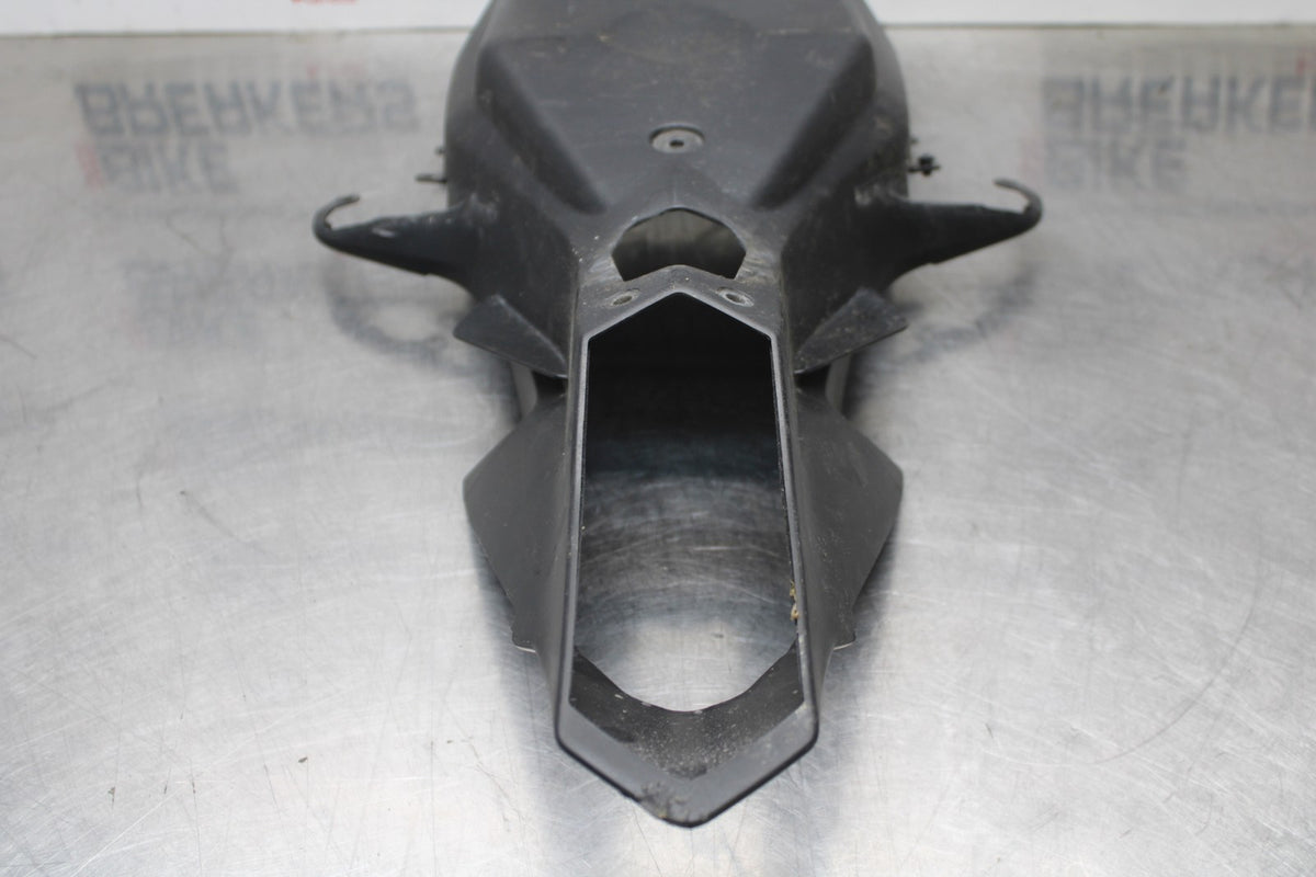 18 YAMAHA YZF R1  REAR BACK TAIL UNDERTAIL FAIRING COWL FENDER BB838