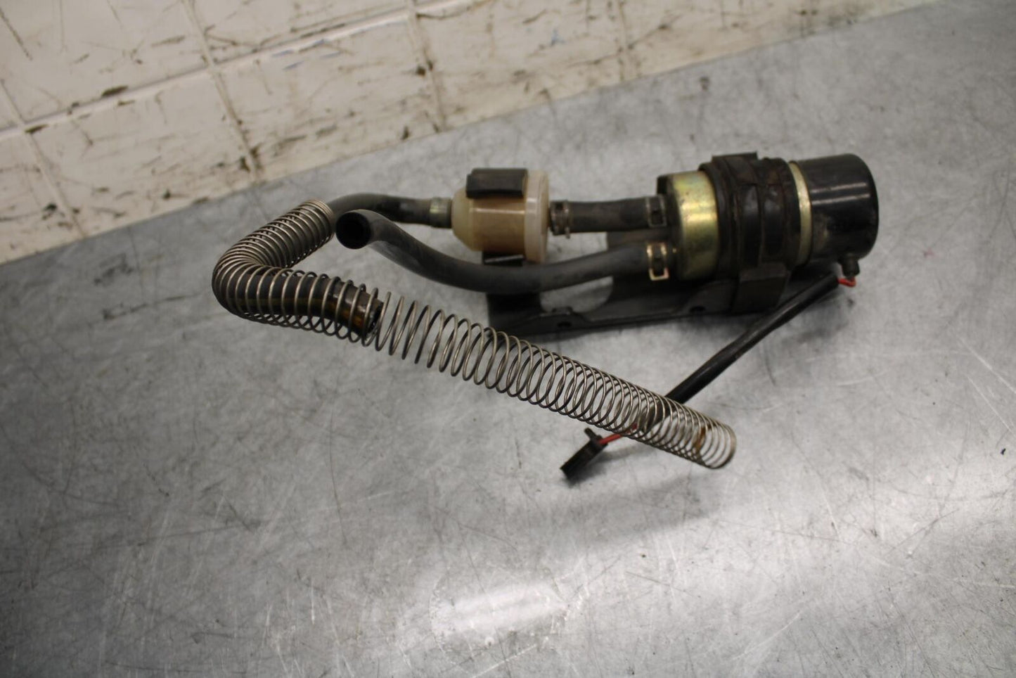 2001 Kawasaki Ninja ZX6 ZX600E FUEL PUMP GAS PETROL SENDER UNIT BB547