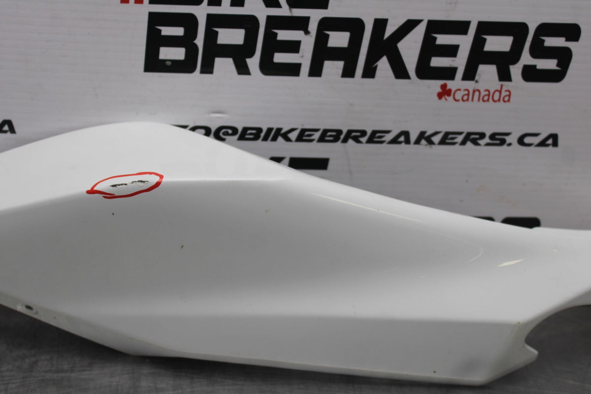 18-26 KAWASAKI Z400 RIGHT REAR BACK TAIL FAIRING COWL SHROUD BB852