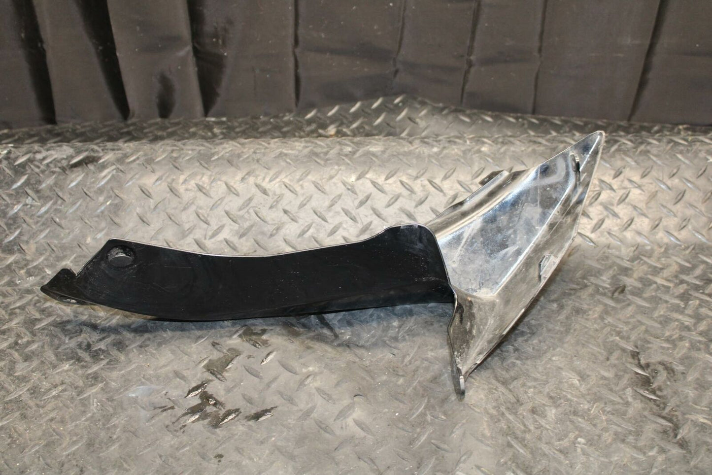 08-09 SUZUKI GSXR600 RIGHT FRONT DUCT COVER PANEL COWL 94672-37H00-YKV BB204