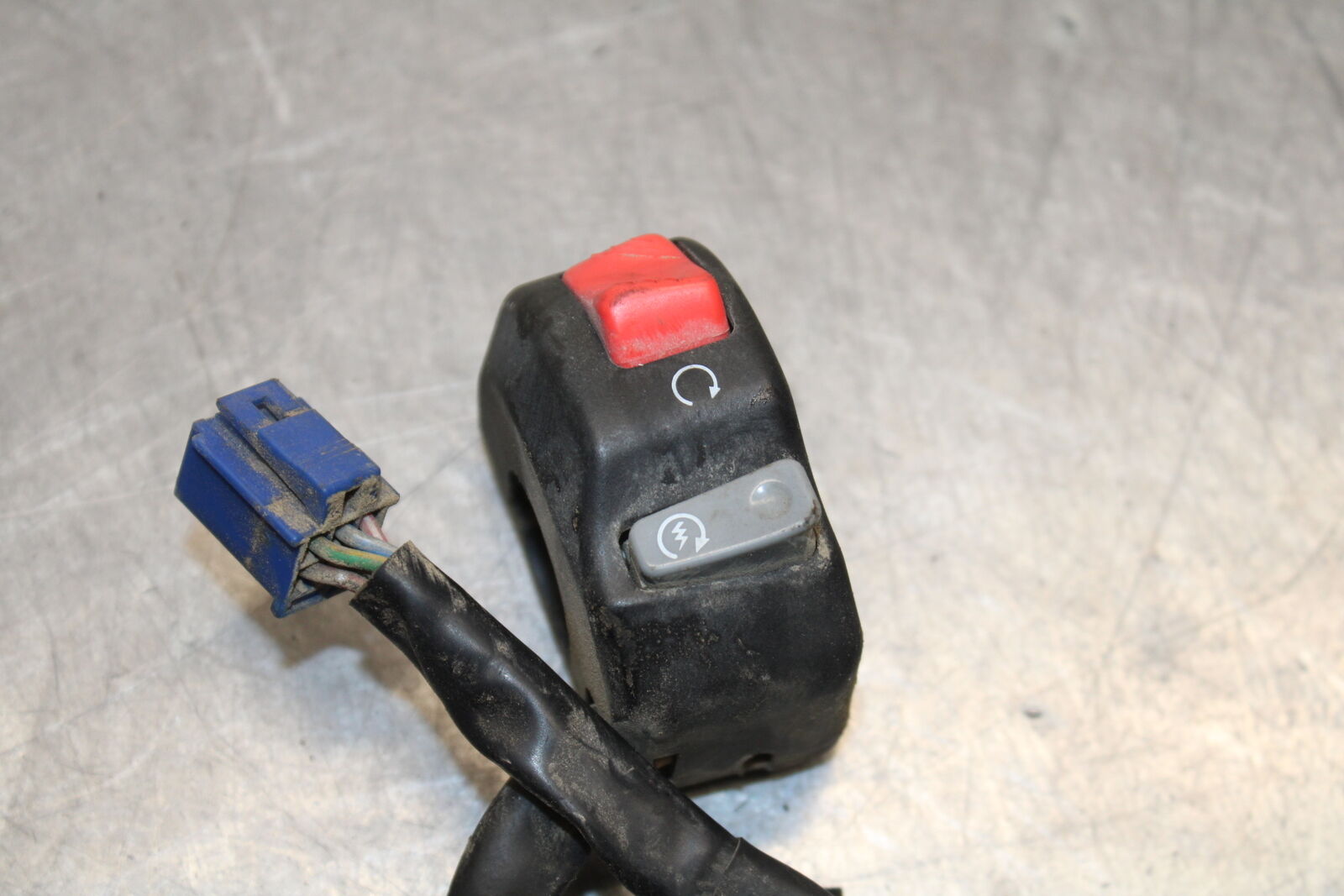 07-08 YAMAHA YZF R1 RIGHT CLIP ON HANDLE KILL OFF START SWITCH SWITCHES BB724