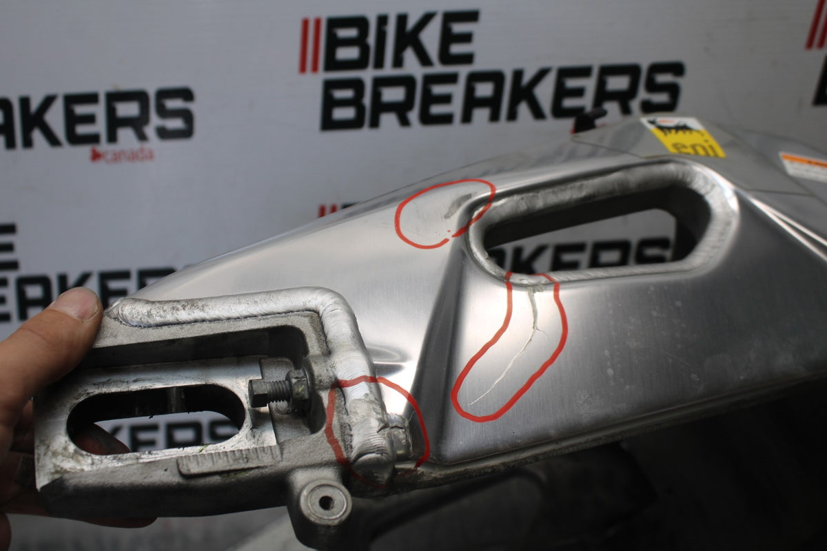 16 APRILIA TUONO V4 1100 REAR SWINGARM BACK SUSPENSION SWING ARM BB905