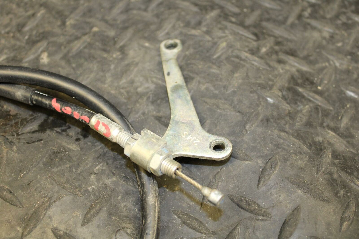 19 YAMAHA YZF R3 CLUTCH CABLE LINE BB177