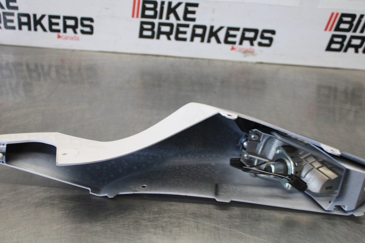 11-25 SUZUKI GSXR 600  RIGHT REAR BACK TAIL FAIRING COWL SHROUD BB882