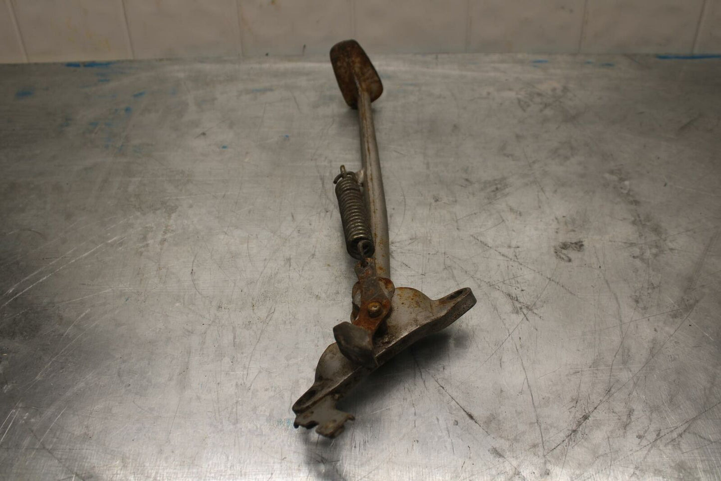 85 YAMAHA RZ500 KICKSTAND SIDE KICK STAND SUPPORT and SPRING BB27 C