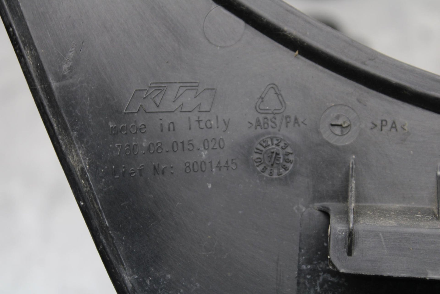 16-18 KTM 690 DUKE IGNITION TRIM PANEL MISCELLANEOUS COVERS BB631
