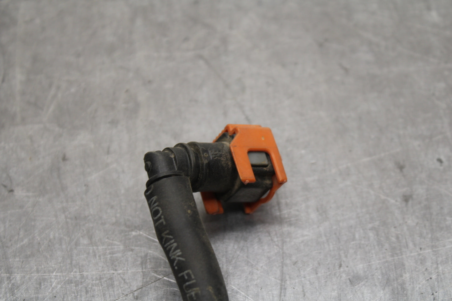 04-05 YAMAHA YZF R1 FUEL HOSE GAS LINE TUBE PIPE BB131