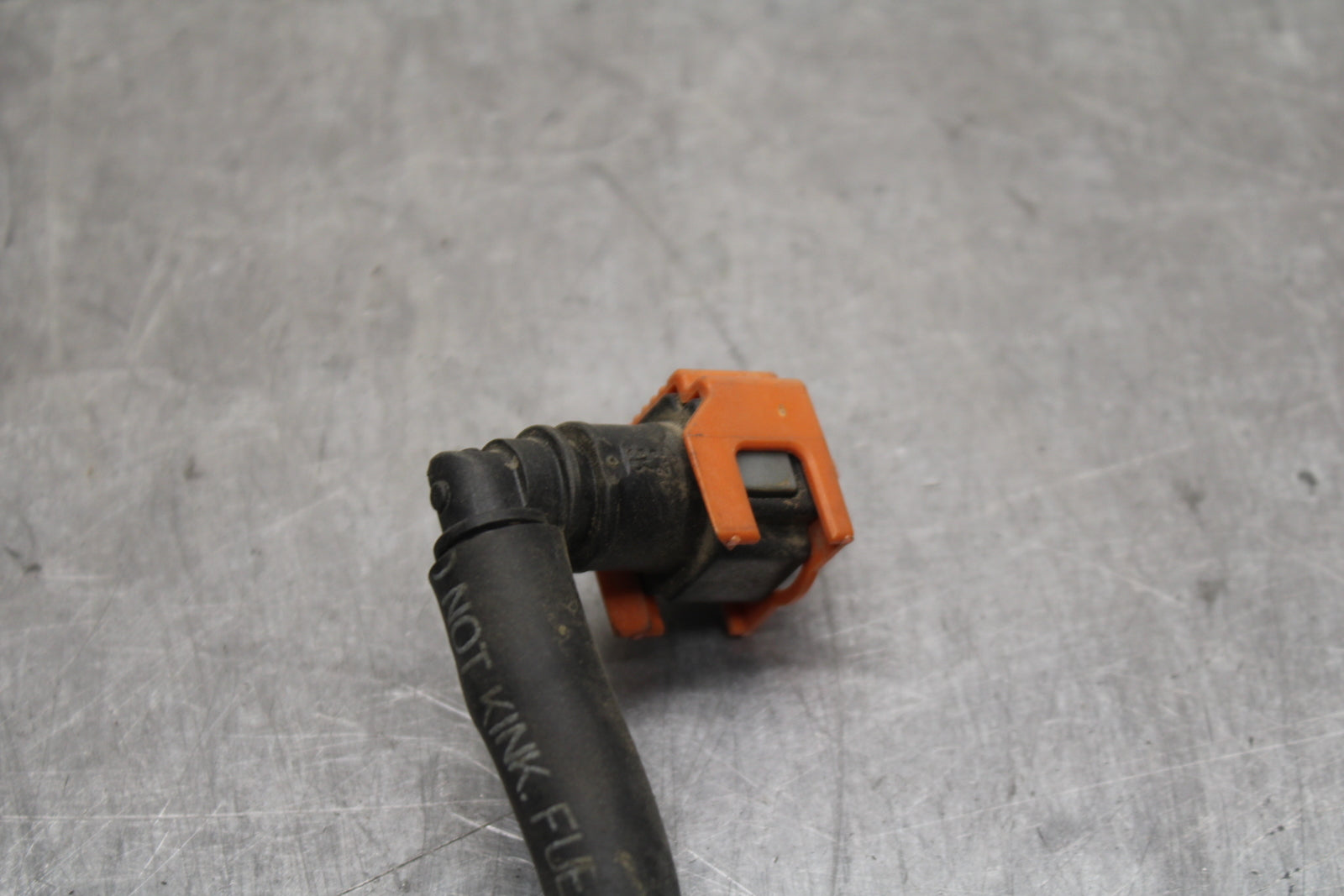 04-05 YAMAHA YZF R1 FUEL HOSE GAS LINE TUBE PIPE BB131