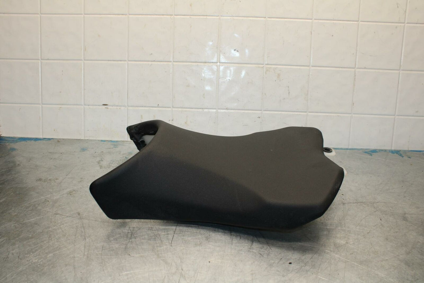 10-13 KAWASAKI Z1000 FRONT DRIVERS SEAT PAD SADDLE PILLION BB421