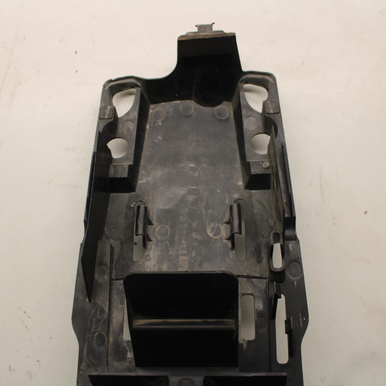 06-07 SUZUKI GSXR750 REAR BACK TAIL UNDERTAIL BATTERY TRAY PLASTIC BB645
