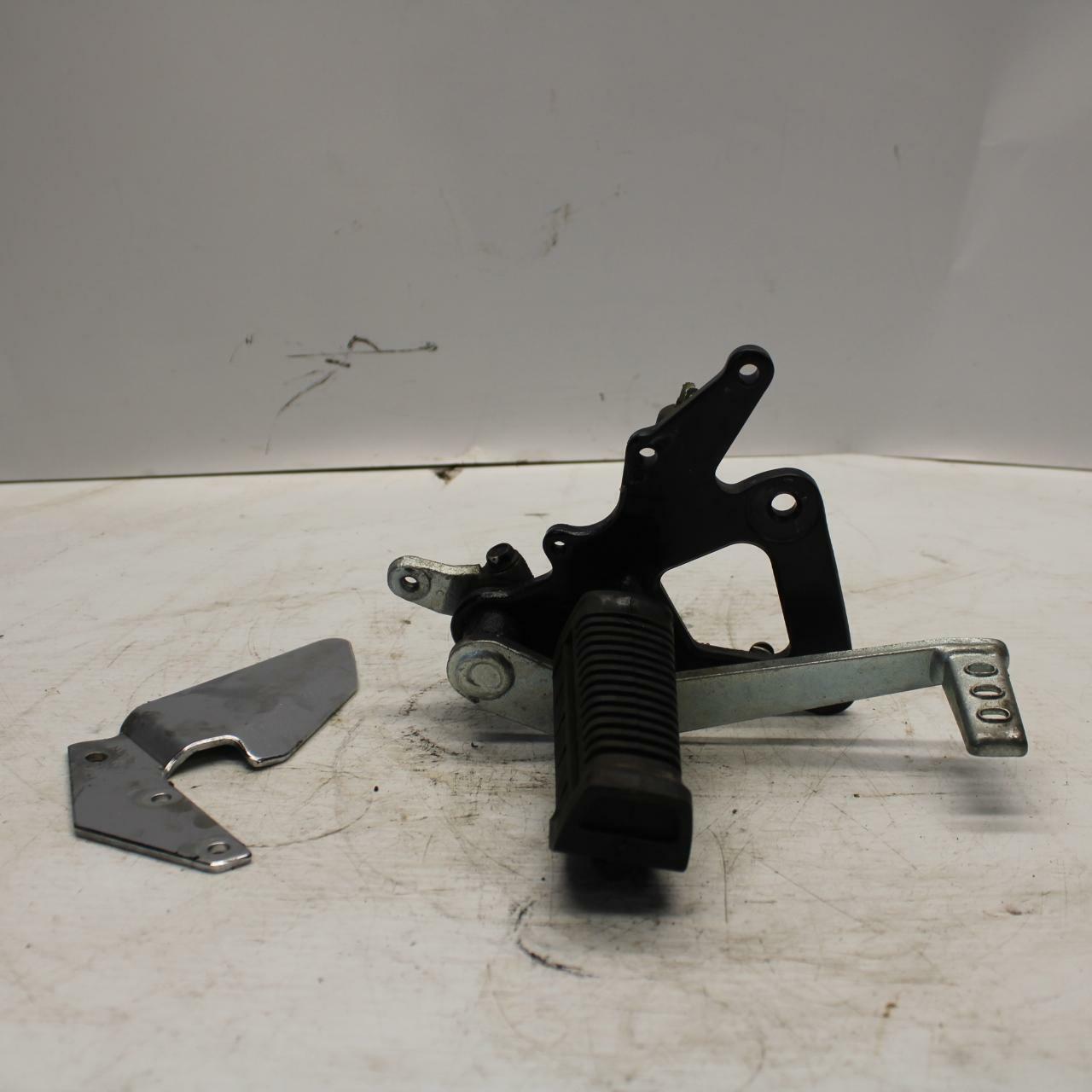 04-09 SUZUKI GS500F RIGHT REARSET REAR SET DRIVER FOOT PEG REST STOP BB261