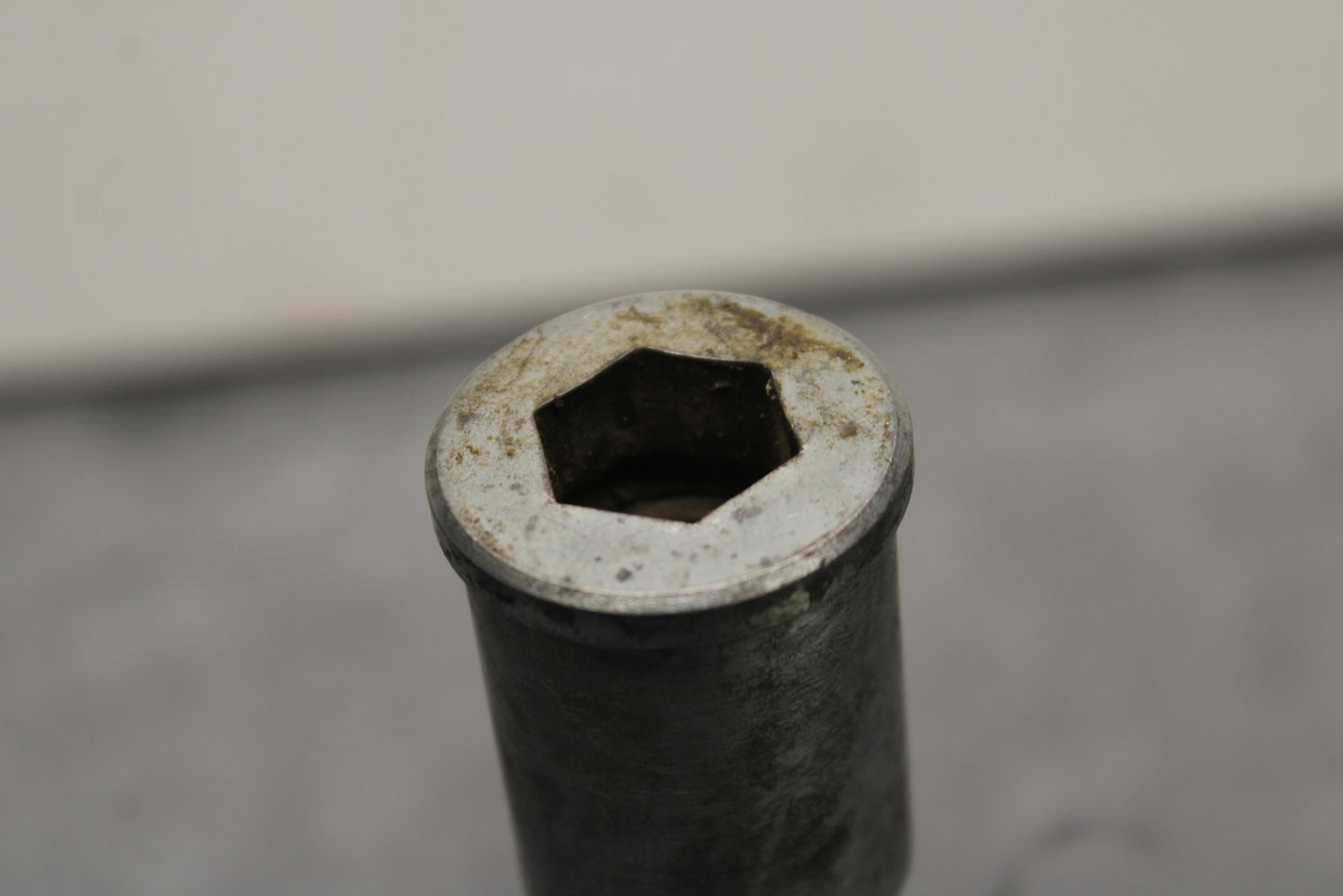 00-05 KAWASAKI NINJA ZX12R FRONT WHEEL RIM AXLE PIVOT BOLT BB121