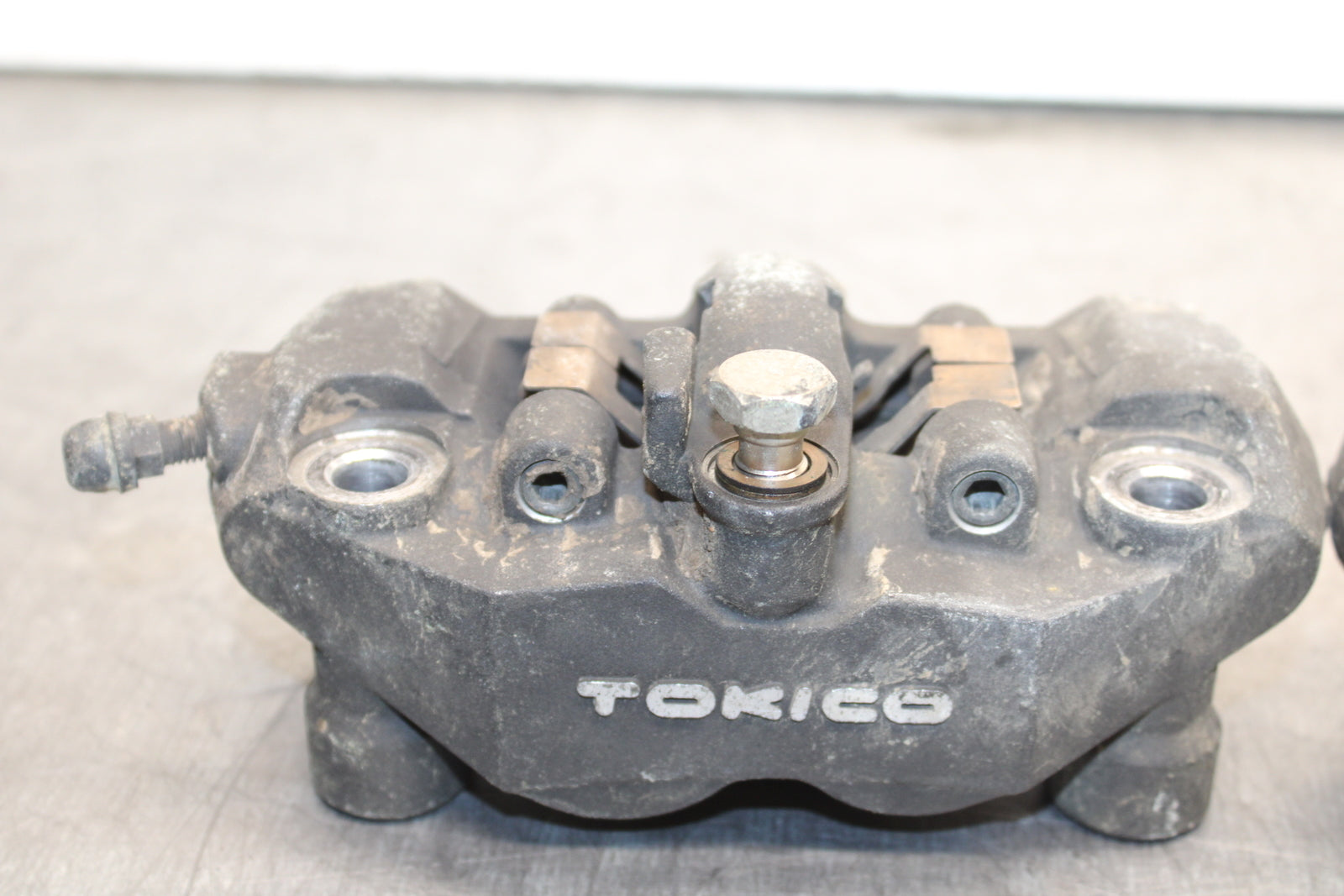 06-07 SUZUKI GSXR 600 RIGHT LEFT FRONT BRAKE CALIPER SET PAIR CALIPERS BB737