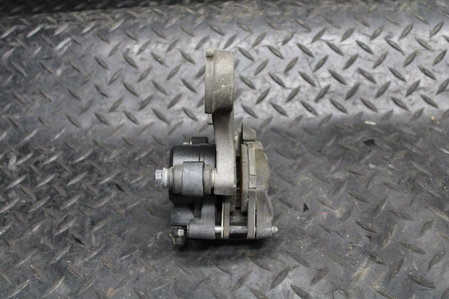 09-14 YAMAHA YZF R1 REAR BACK BRAKE CALIPER W MOUNT BRACKET BB196