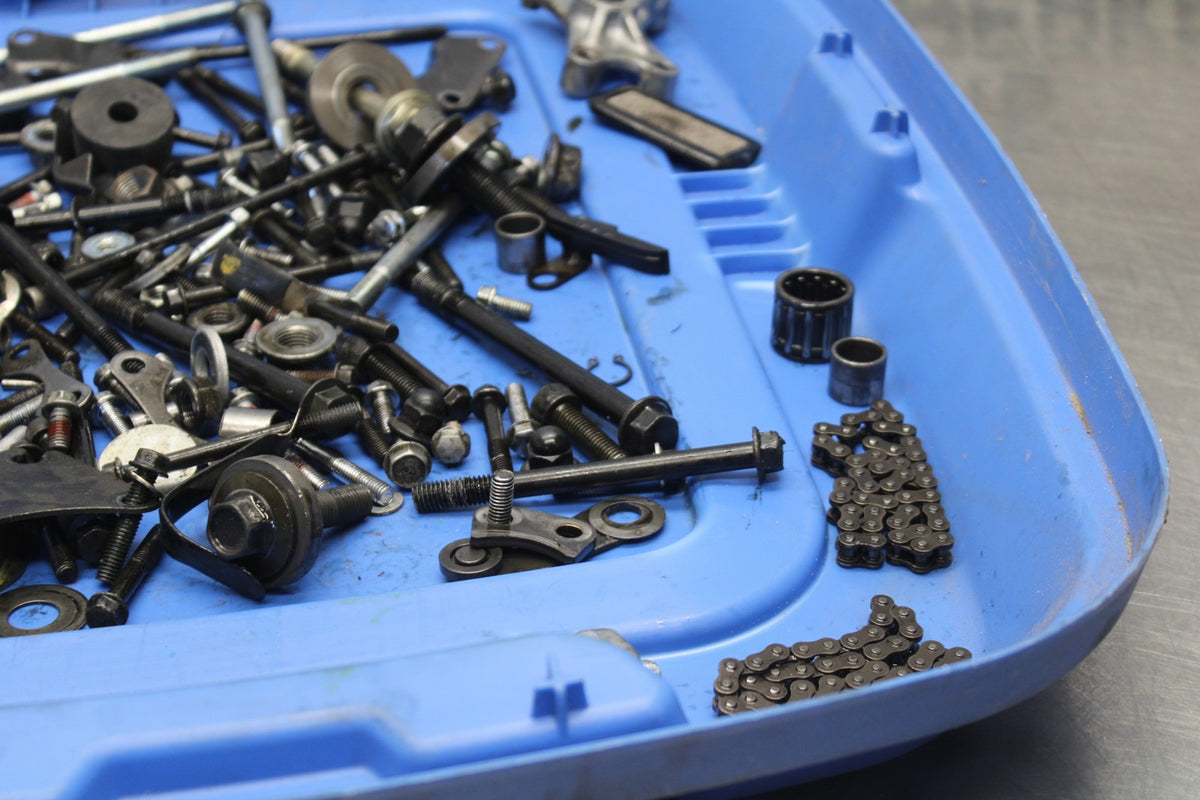97 KAWASAKI VULCAN 1500 VN1500D CLASSIC ENGINE BOLTS HARDWARE MOTOR BB936