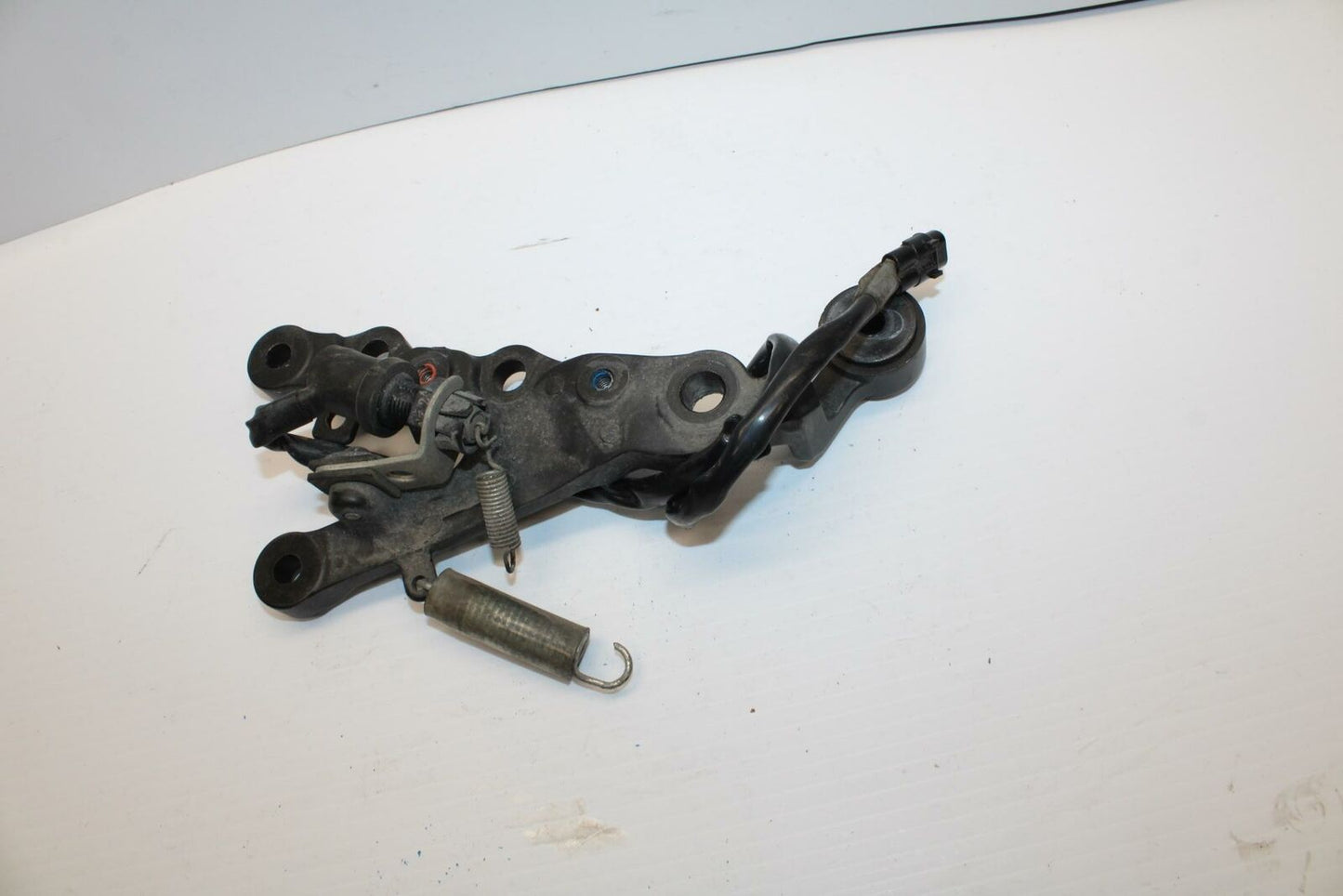 08-16 YAMAHA YZF R6 RIGHT REARSET REAR SET DRIVER BRACKET BB247