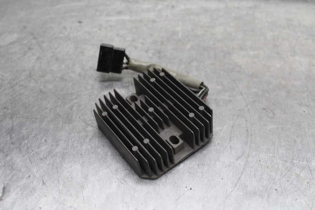 97-99 SUZUKI GSXR600 SRAD RECTIFIER VOLTAGE REGULATOR BB123