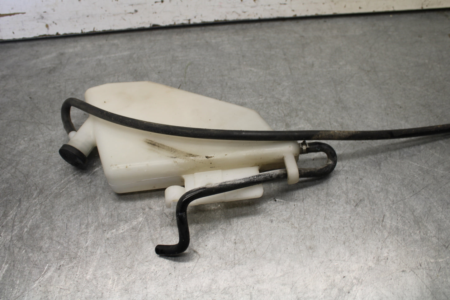 05-06 SUZUKI GSXR1000 COOLANT WATER TANK RESERVOIR BOTTLE 17910-41G00 BB663