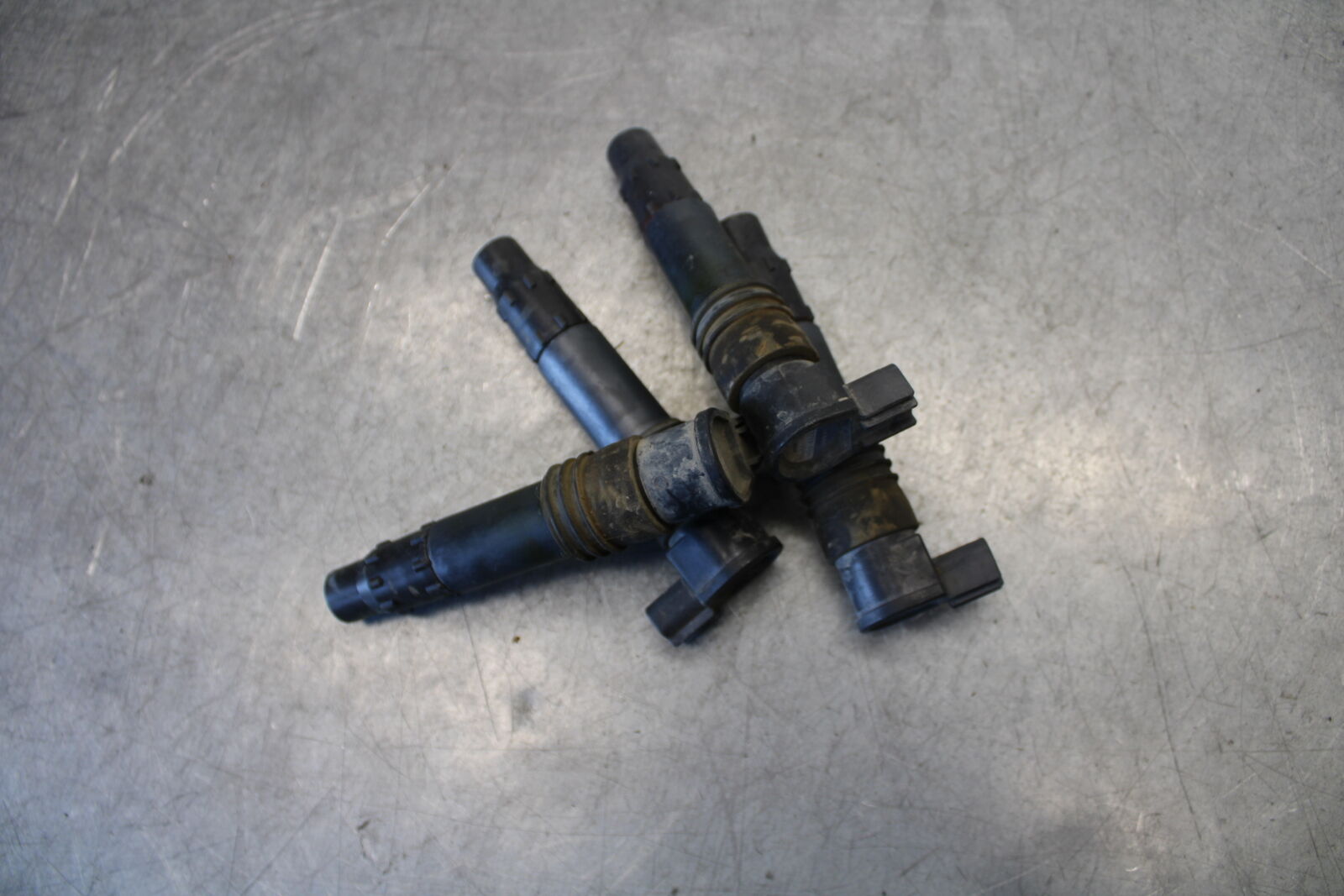 05-06 SUZUKI GSXR1000 IGNITION COILS COIL SPARK PLUG CAPS 33410-35F10 BB663