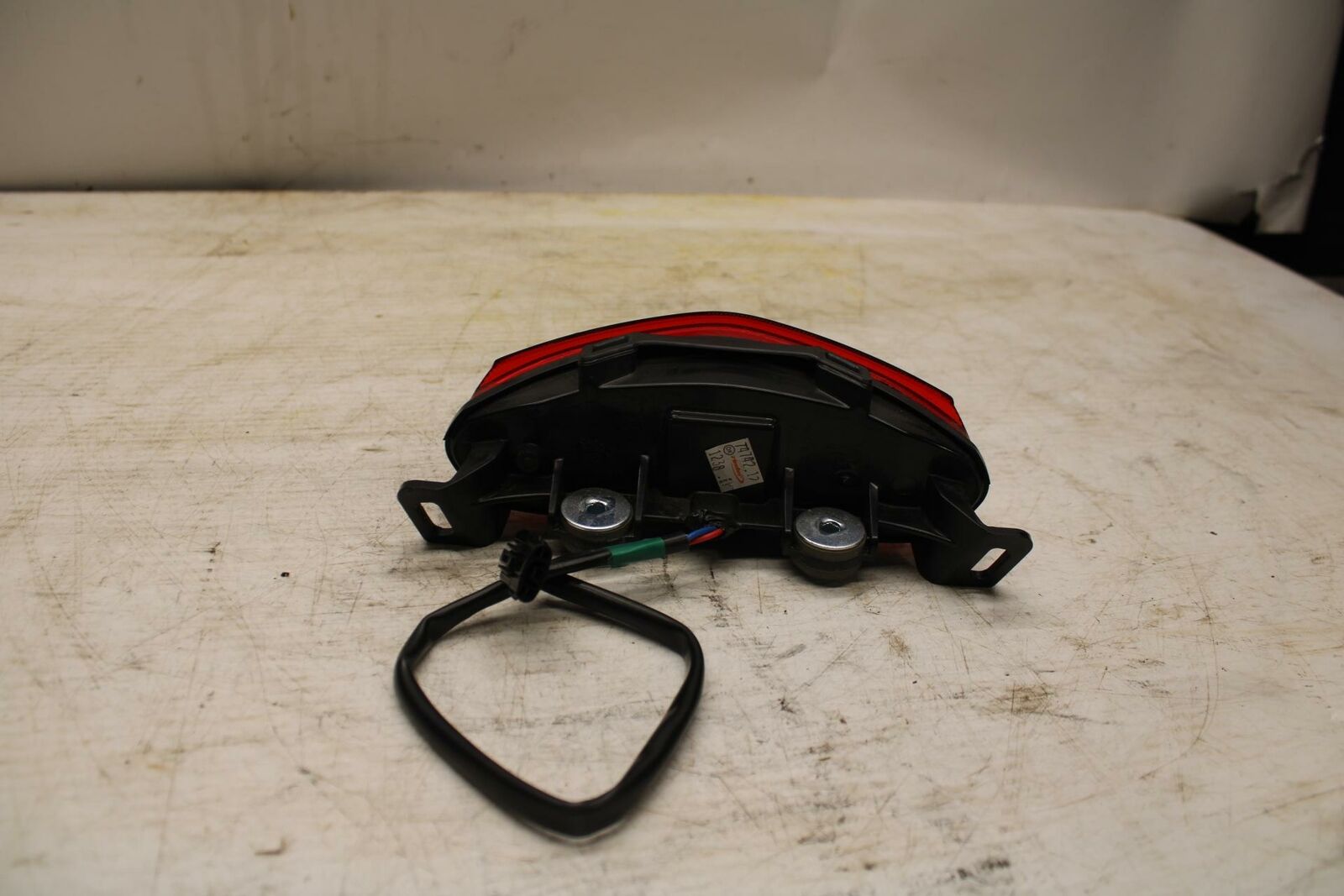 11-12 KAWASAKI NINJA 400 EX400 C REAR TAIL TAILLIGHT BACK BRAKE LIGHT BB358