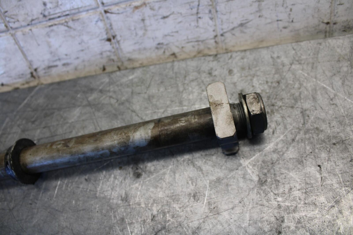 2007 Honda CBR600RR REAR AXLE BACK WHEEL RIM PIVOT BOLT AXEL 42301-MEE-D00 BB536