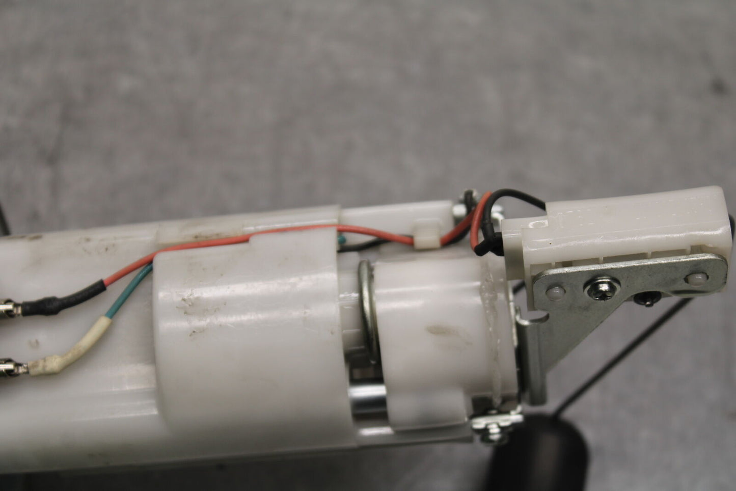 12-13 KAWASAKI Z1000 FUEL PUMP GAS PETROL SENDER UNIT BB743