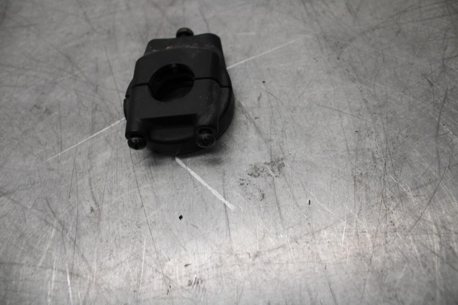 07-08 KAWASAKI CONCOURS 1400 ABS THROTTLE CABLE LINE HOUSING GUIDE BB449