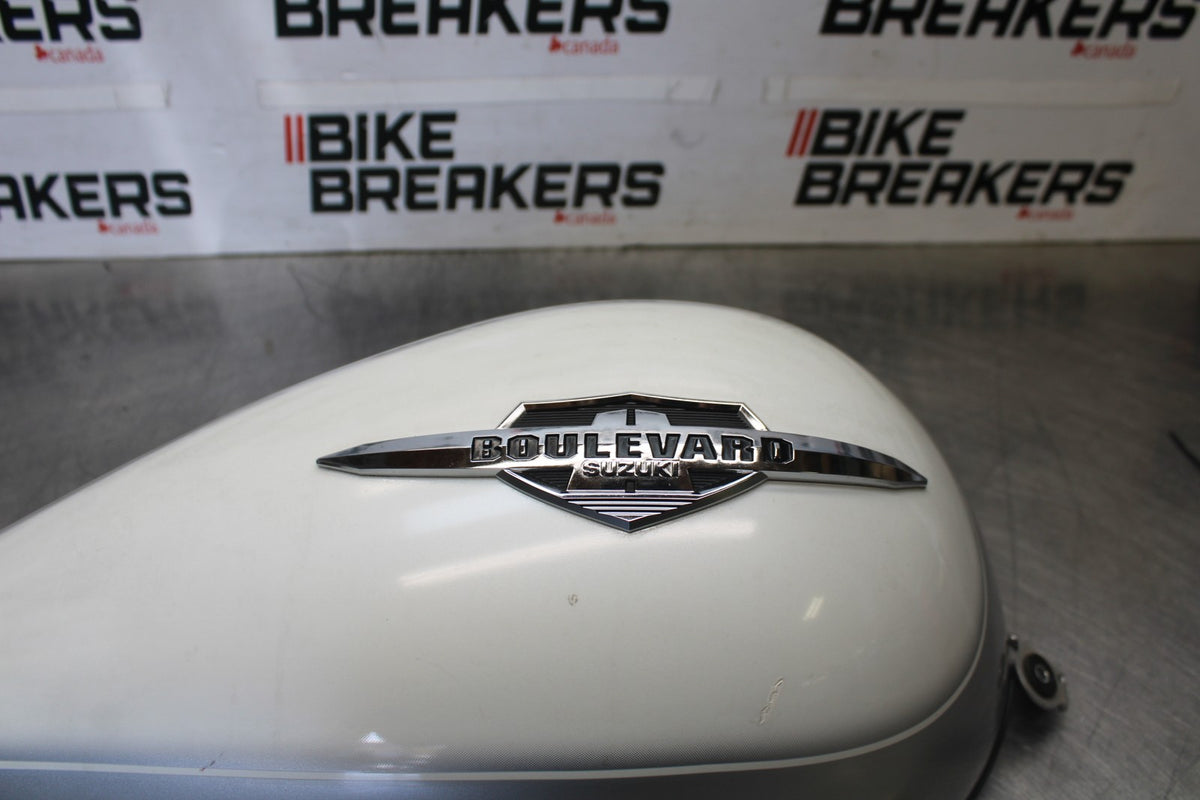 05-09 SUZUKI BOULEVARD C90 RIGHT GAS TANK COVER TRIM PANEL COWL  BB918