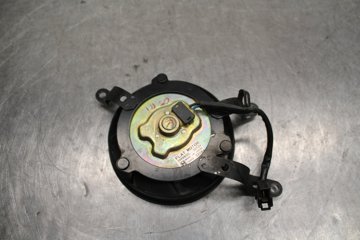 04-05 YAMAHA YZF R1 RIGHT ENGINE RADIATOR COOLING FAN MOTOR BB131