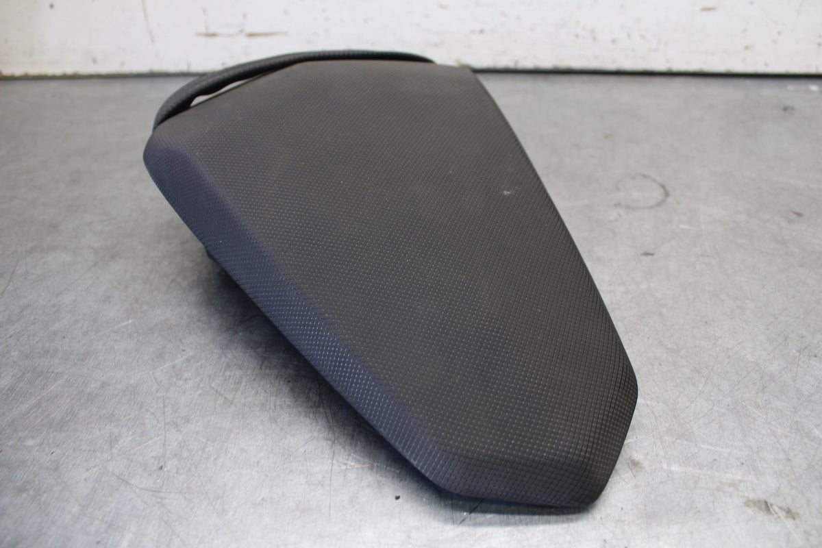 18-23 KAWASAKI NINJA 400 REAR BACK PASSENGER TANDEM SEAT PAD  BB679