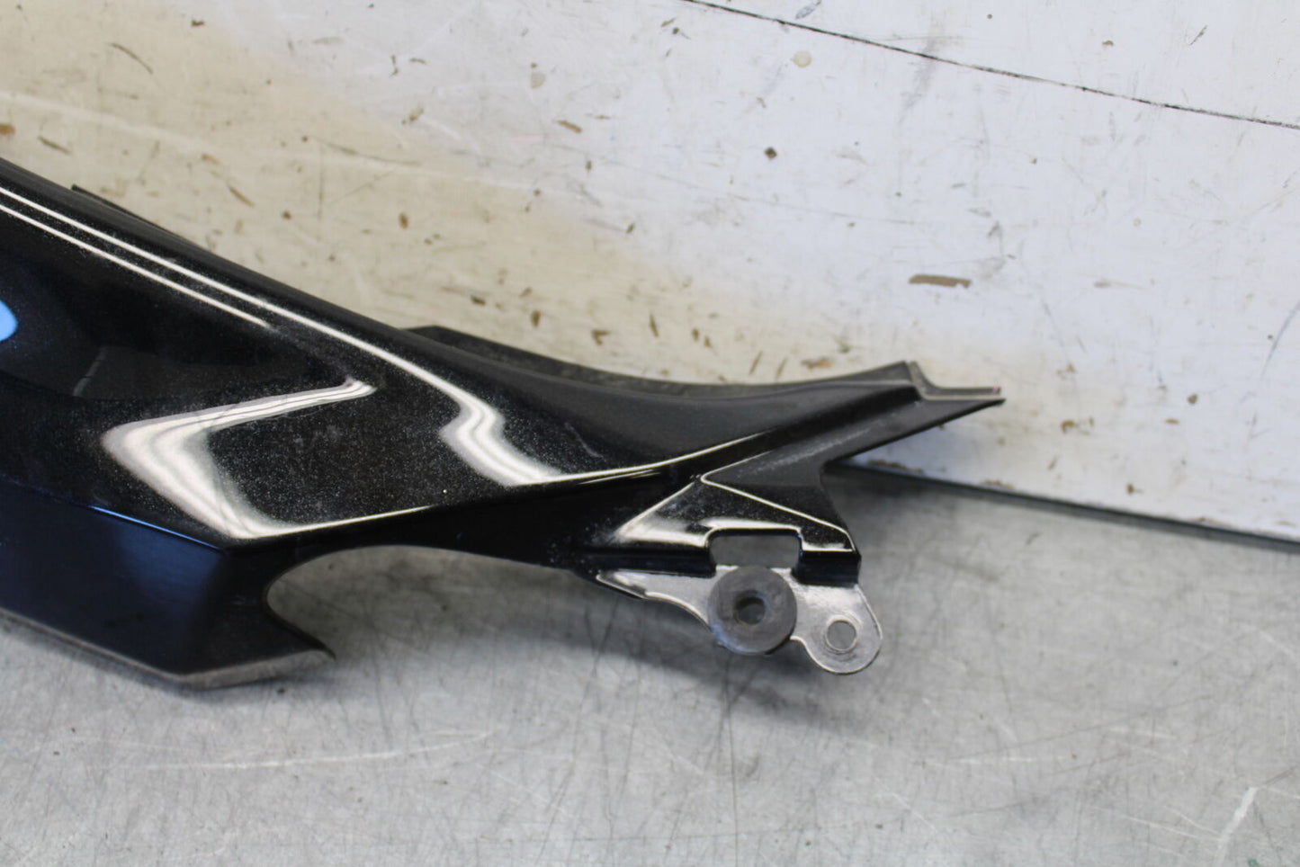 19-22 KAWASAKI Z400 RIGHT REAR BACK TAIL FAIRING COWL SHROUD BB708