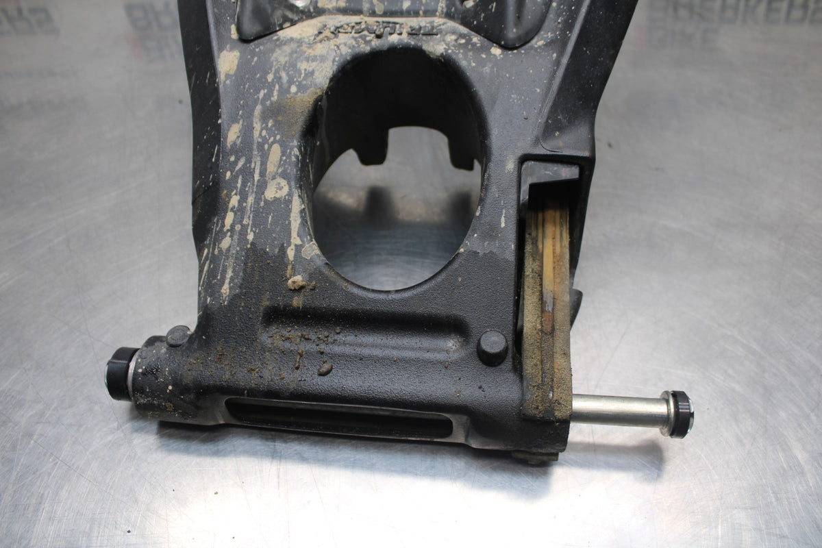 20 TRIUMPH STREET TRIPLE 765 REAR SWINGARM BACK SUSPENSION SWING ARM BB864