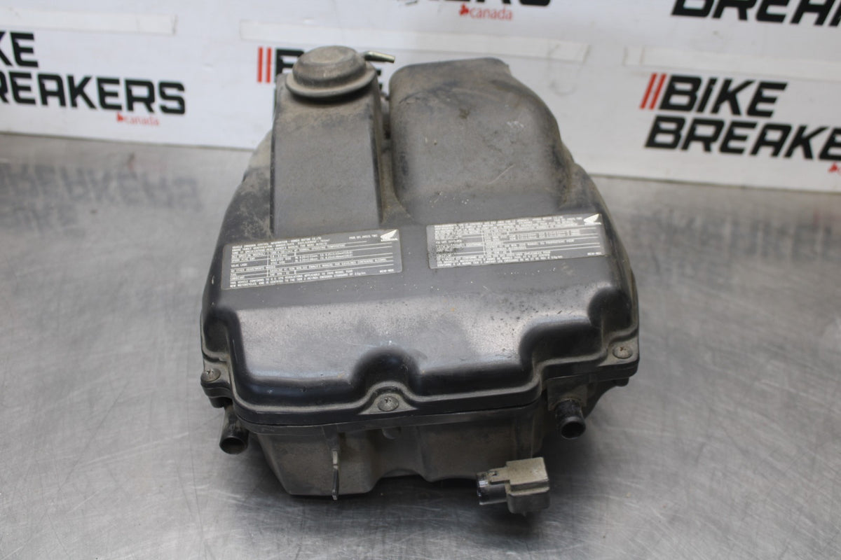 06-07 HONDA INTERCEPTOR 800 VFR800 AIRBOX AIR INTAKE FILTER BOX BB917