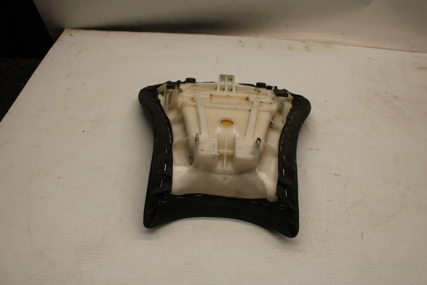 13-18 KAWASAKI NINJA ZX6R FRONT DRIVERS SEAT PAD SADDLE PILLION BB353