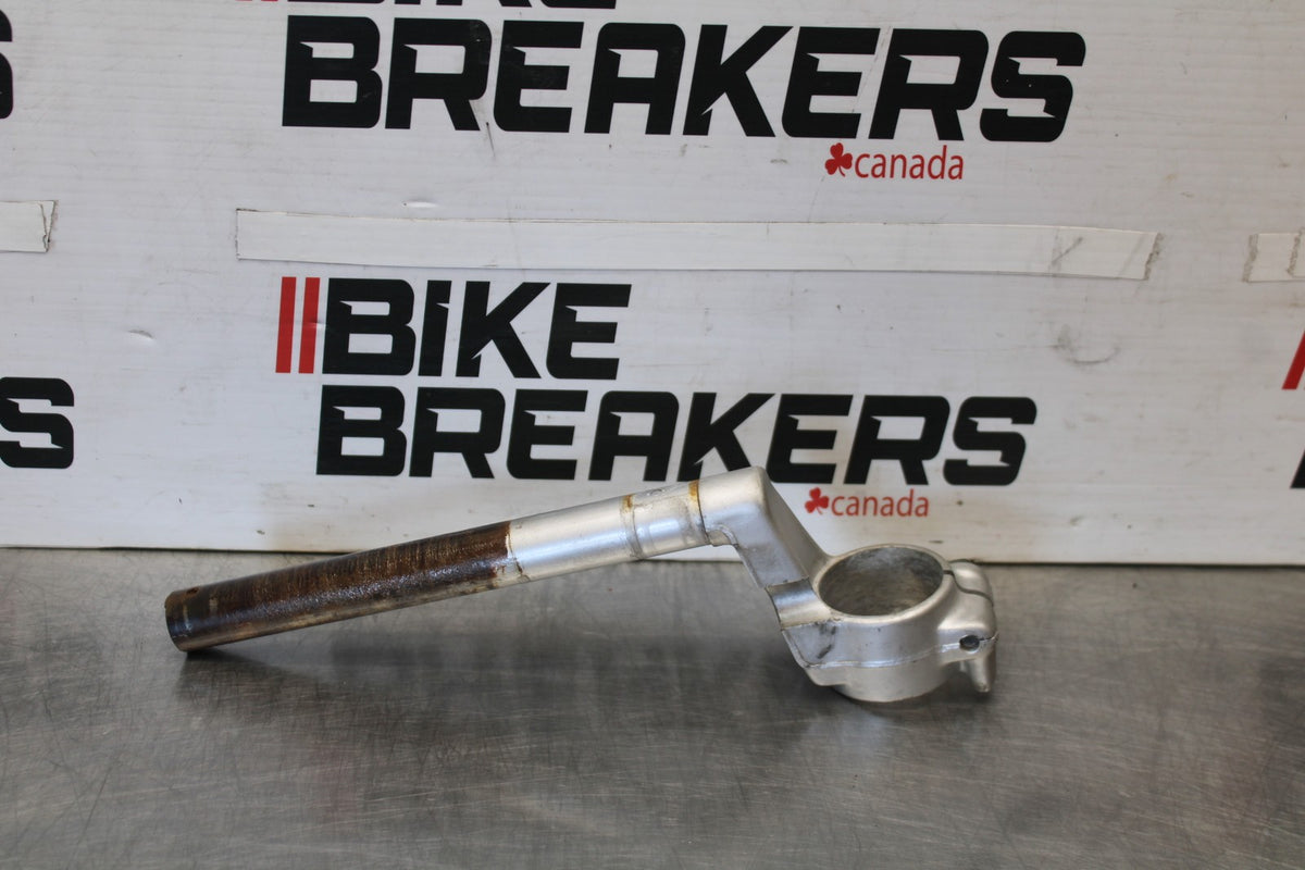 06-07 HONDA INTERCEPTOR 800 VFR800 RIGHT CLIP ON HANDLEBAR BB917
